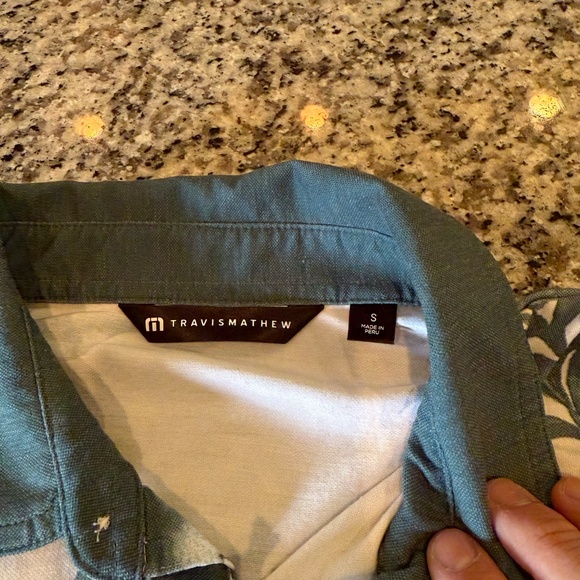 Travis Mathew Featherweight Magnolia Polo - Small - Picture 4 of 6